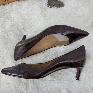 Vaneli vintage eelskin short pumps